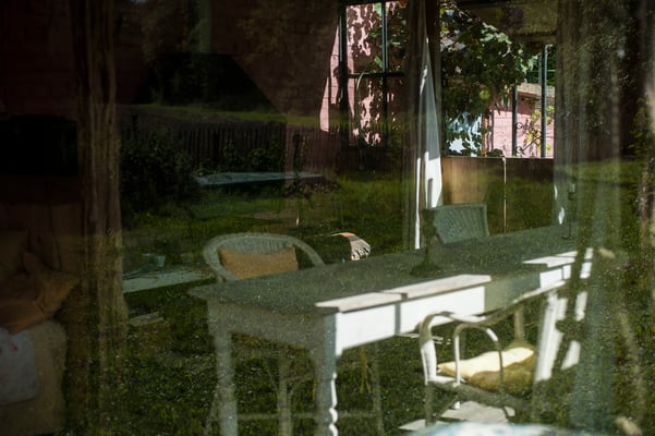 A cottage by the stream © François Struzik - simply human 2015