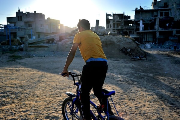 Fighting child labor after the war in Gaza -  Palestine © François Struzik - simply human 2015