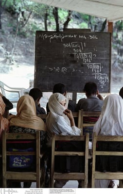 Girls education in Kashmir - (Indian Ad.) Kashmir / J&K - India © François Struzik - simply human 2006