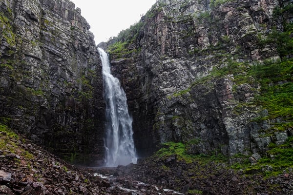 Hiking in Fulufjället, Dalarna, Sweden Njupeskär © François Struzik - simply human 2017