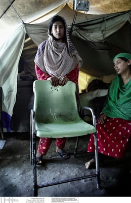 Girls education in Kashmir - (Indian Ad.) Kashmir / J&K - India © François Struzik - simply human 2006