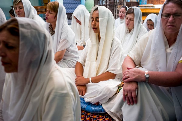 A the source of Alawya - Mostaganem Algeria - © François Struzik - simply human 2016