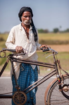 Cycling in Bihar - India  © François Struzik - simply human 2016