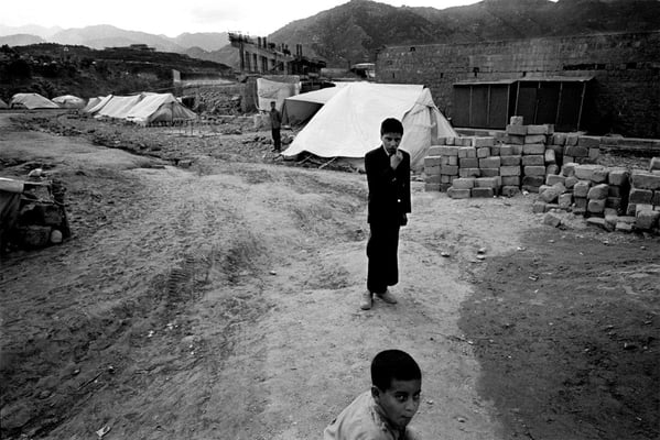 Sorrow in Kashmir - (Pak. Ad.) Kashmir ) Azad Kashmir - Pakistan © François Struzik - simply human 2006