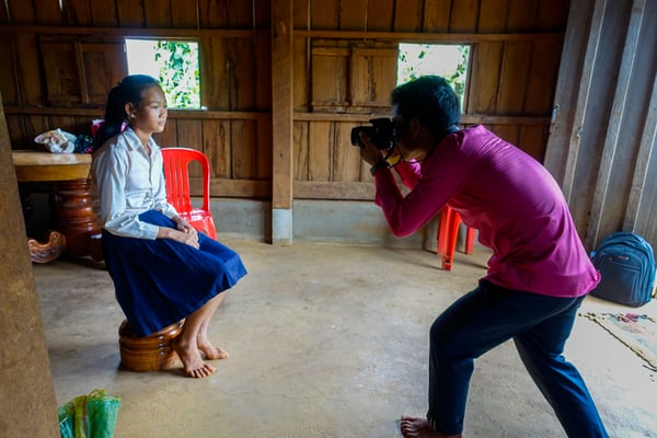 Working with Young reporters for Plan International Belgium, Chanral,  Cambodia © François Struzik - simply human 2017