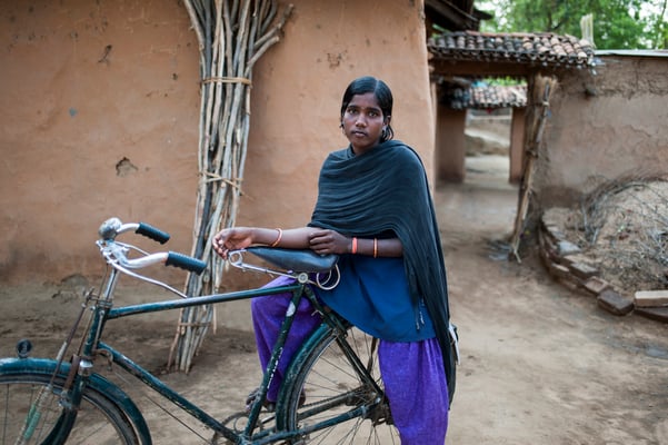 Cycling in Bihar - India  © François Struzik - simply human 2016