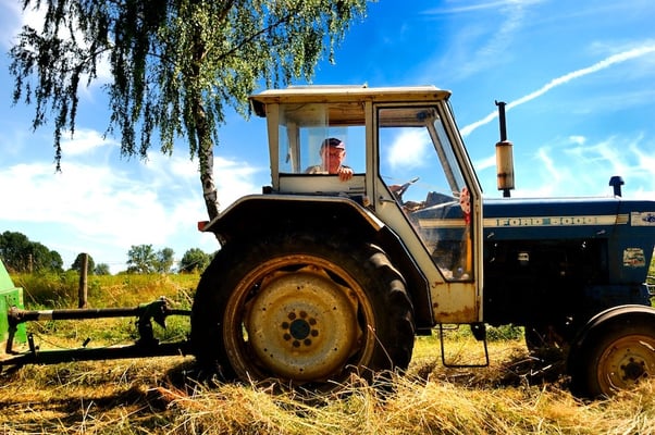 Farming in the Ardennes - © François Struzik - simply human 2010 - Hénumont - Belgium