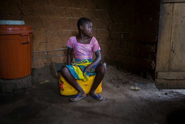 Girls school dropout - Ghana © François Struzik - simply human 2018