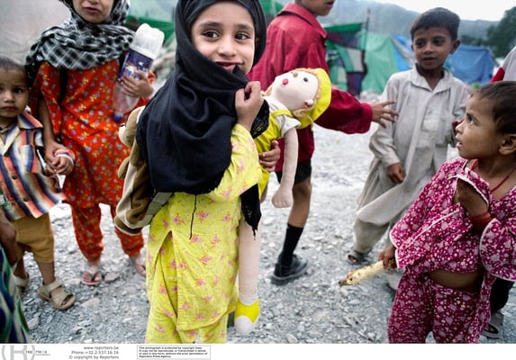 Girls education in Kashmir - (Indian Ad.) Kashmir / J&K - India © François Struzik - simply human 2006