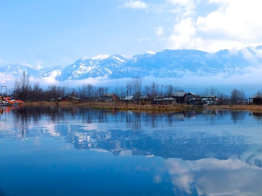 Kashmir In winter- © François Struzik - simply human 2014 - (Indian ad.) Kashmir - J&K - India - Wular Lake