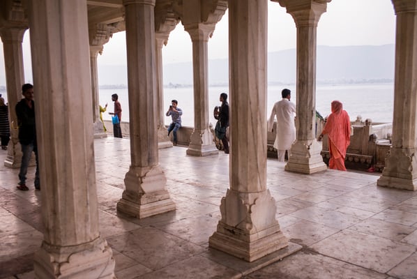 Ajmer Ana Sagar Lake, colourful Rajasthan - India  © François Struzik - simply human 2015