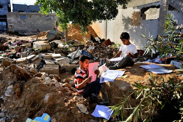 Fighting child labor after the war in Gaza -  Palestine © François Struzik - simply human 2015