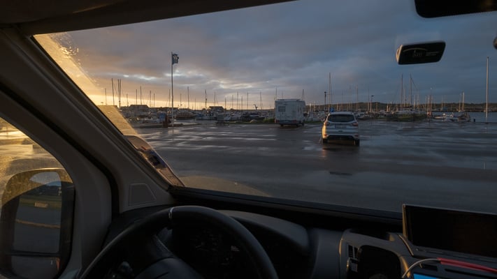 Im Bootshafen von Bau (Stellplatz)