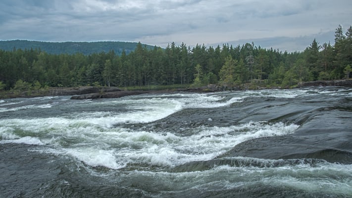 Am Fluss Otra, nördlich von Evje