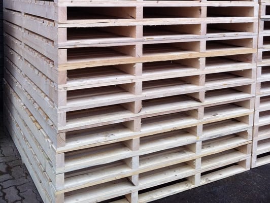 Stapel Paletten© Weck-Holz GmbH Leonberg, Oberpfalz