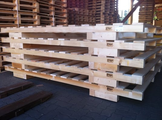 Stapel Paletten© Weck-Holz GmbH Leonberg, Oberpfalz