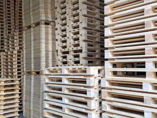 Stapel Paletten© Weck-Holz GmbH Leonberg, Oberpfalz