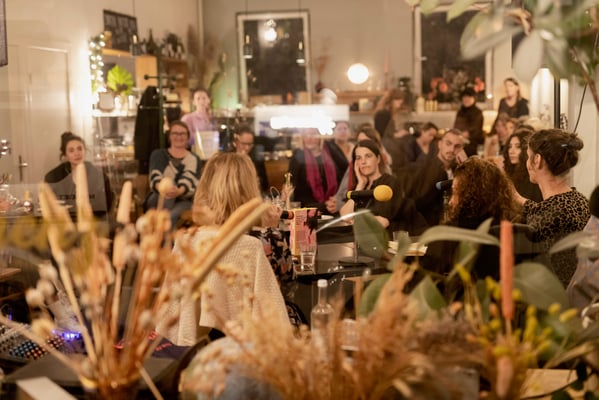 Sorbet-Lesung 2022 mit Gün Tank, Daniela Dröscher und Anne Sauer (Moderation)