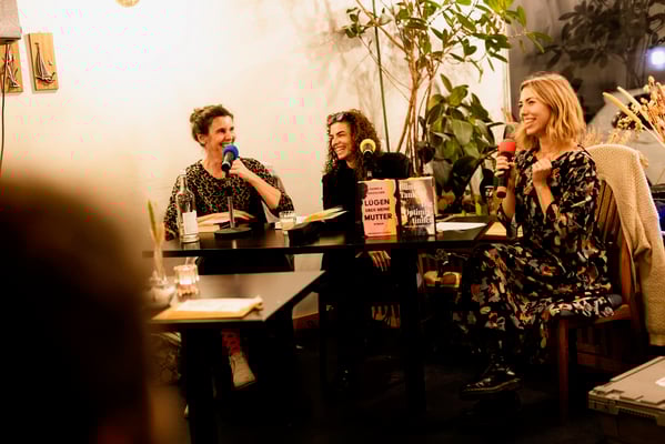 Sorbet-Lesung 2022 mit Gün Tank, Daniela Dröscher und Anne Sauer (Moderation)