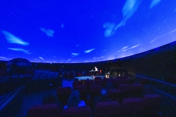ZIEGEL-Lesung im Planetarium