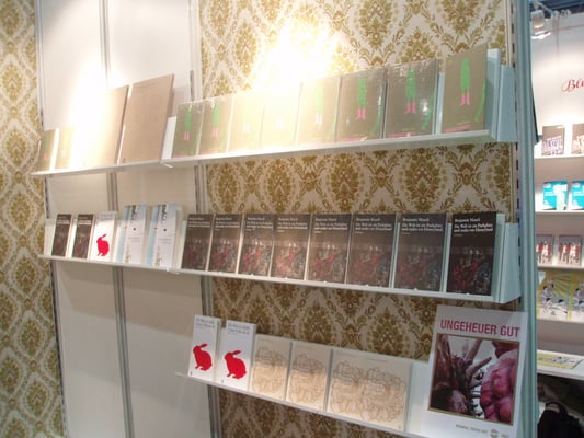 Buchmesse Leipzig: Unser erster Messestand in Leipzig.