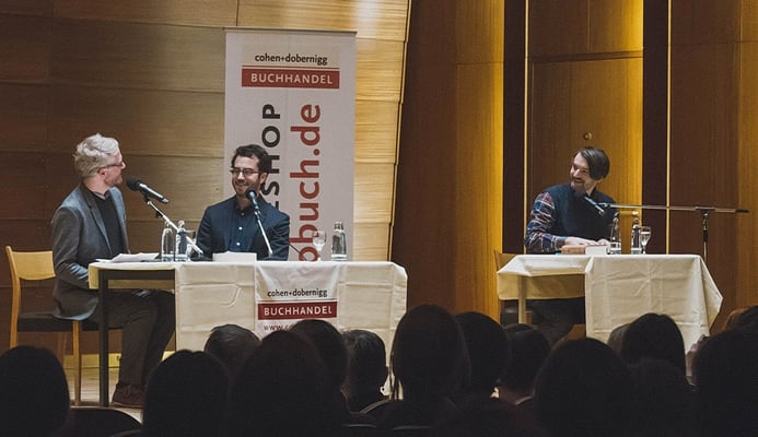 Jonathan Safran Foer zu Gast, Daniel Beskos moderiert, Sasa Stanisic liest (Januar 2017, Laeisz-Halle, Hamburg)