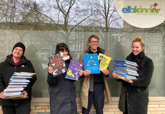 Wir spenden Kinderbücher im Wert von 14.000 Euro an die Hamburger Kindergärten "Elbkinder"