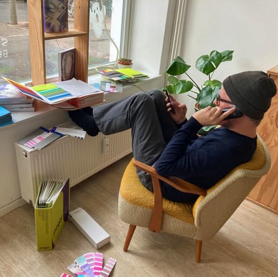 Daniel 2021 im Büro