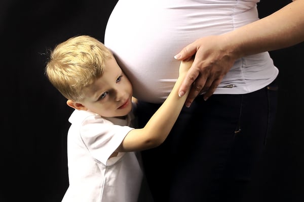 Pregnant photo shoot. Maternity photo session. Servis PA, NJ, NY, FL. Photographer Gosia Tudruj 215-837-6651 www.momentsinlifephoto.com  Specializing in portrait, event, wedding photography.