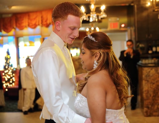 Professional wedding photographers  Gosia & Steve Tudruj 215-837-6651 Photographer PA, NJ, NY, MD, DE www.momentsinlifephoto.com Now booking for the remaining dates in our wedding calendar for 2017. 