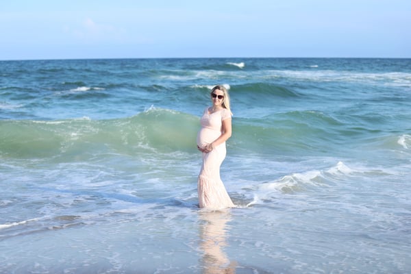 Pregnant photo shoot. Maternity photo session in the beach. Port St. Lucie Florida. Servis FL, PA, NJ, NY. Photographer Gosia Tudruj 215-837-6651 www.momentsinlifephoto.com  Specializing in portrait, event, wedding photography