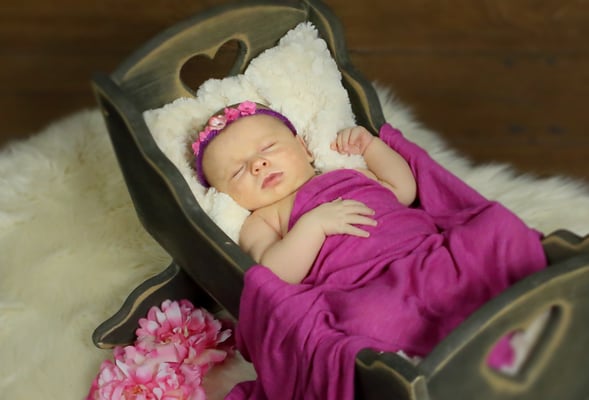 Newborn Photographer . Baby. Maternity photo session at home and studio. Photographer Gosia & Steve Tudruj Services PA, NJ, NY. www.momentsinlifephoto.com