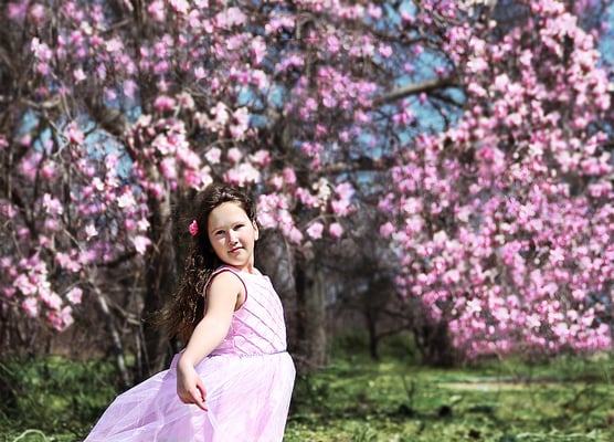 Spring  photo session. Photographer Gosia & Steve Tudruj Servis PA, NJ, NY 215-837-6651 www.momentsinlifephoto.com Specializing in wedding photography, event, portrait