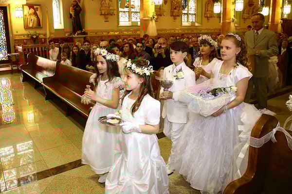 First Holy Communion  Photographer PA, NJ, NY Gosia & Steve Tudruj 215-837-6651 www.momentsinlifephoto.com Specializing in wedding photography, events, portrait maternity, newborn, kids, family, beauty and specialty photo sessions