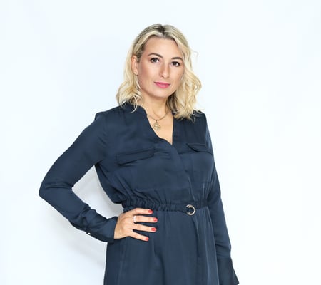 Professional headshot modern portrait . Photographer Port St. Lucie Florida Malgorzata Tudruj 772-259-0826 www.momentsinlifephoto.com