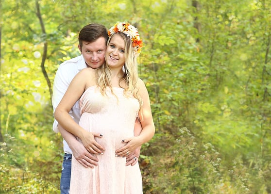 Pregnant photo shoot. Maternity photo session. Servis PA, NJ, NY, FL. Photographer Gosia Tudruj 215-837-6651 www.momentsinlifephoto.com  Specializing in portrait, event, wedding photography.