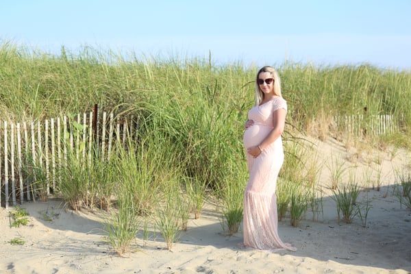 Pregnant photo shoot. Maternity photo session. Servis PA, NJ, NY, FL. Photographer Gosia Tudruj 215-837-6651 www.momentsinlifephoto.com  Specializing in portrait, event, wedding photography.