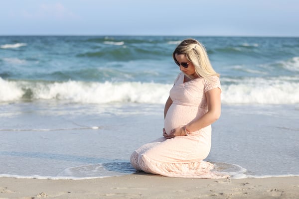 Pregnant photo shoot. Maternity photo session. Servis PA, NJ, NY, FL. Photographer Gosia Tudruj 215-837-6651 www.momentsinlifephoto.com  Specializing in portrait, event, wedding photography.