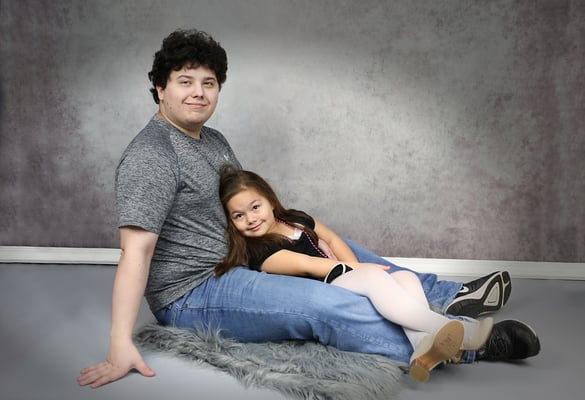 Professional headshot modern portrait . Photographer Port St. Lucie Florida Malgorzata Tudruj 772-259-0826  www.momentsinlifephoto.com