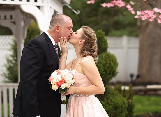 Professional wedding photographers  Gosia & Steve Tudruj 215-837-6651 Photographer PA, NJ, NY, MD, DE Specializing in wedding photography#www.momentsinlifephoto.com#wedding#photographer#WashingtonCrossingInn#