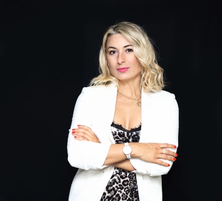 Professional headshot modern portrait . Photographer Port St. Lucie Florida Malgorzata Tudruj 772-259-0826 www.momentsinlifephoto.com