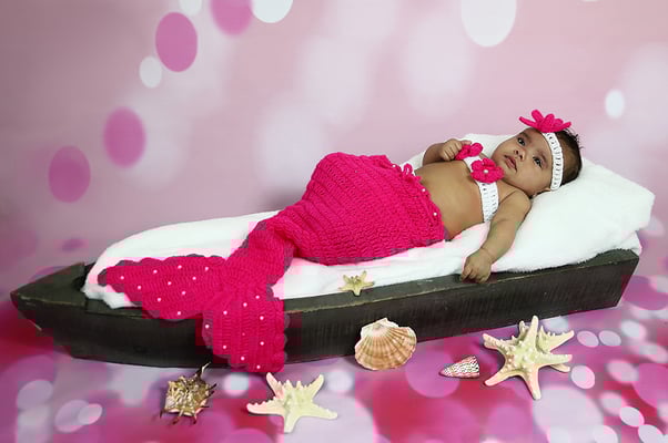   Newborn Photographer . Baby. Maternity photo session at home and studio. Photographer Gosia & Steve Tudruj Services PA, NJ, NY. www.momentsinlifephoto.com