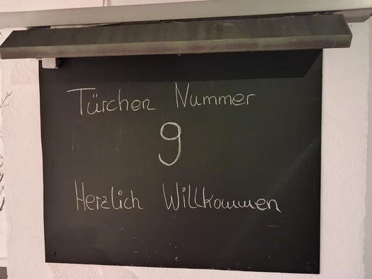 Lebendiges Türchen 9