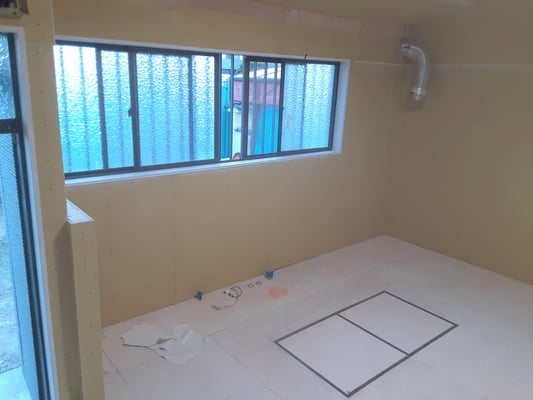 リフォーム中　壁