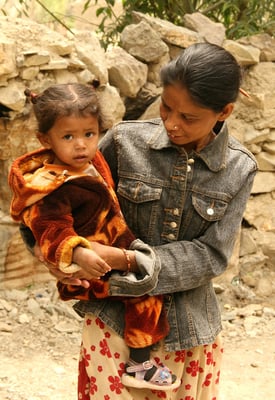 Pilger beim Kloster Lamayuru