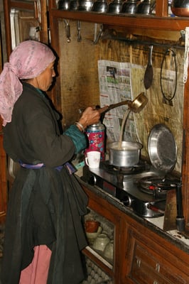 Cho-Cho wärmt den Buttertee