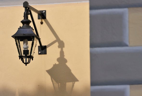 Laterne: Licht- oder Schattenspender?