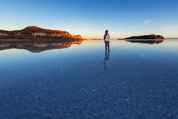 Spiegelung bei Sonnenuntergang oder wenn Pia auf dem Wasser stehen kann ;-)