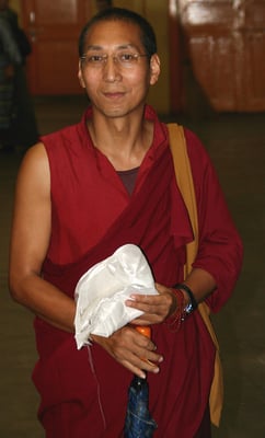 Mönch aus Südindien während Studienjahr in Dharamsala