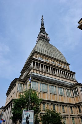 Mole Antonelliana (1863-88), Wahrzeichen Turin; höchstes Gebäude Italiens